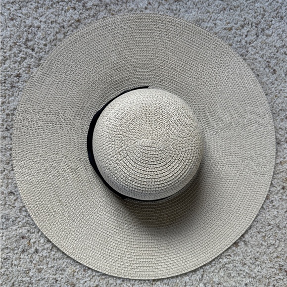 Beige Sun Hat with Wide Brim, Foldable, UPF 50 - Picture 3 of 12